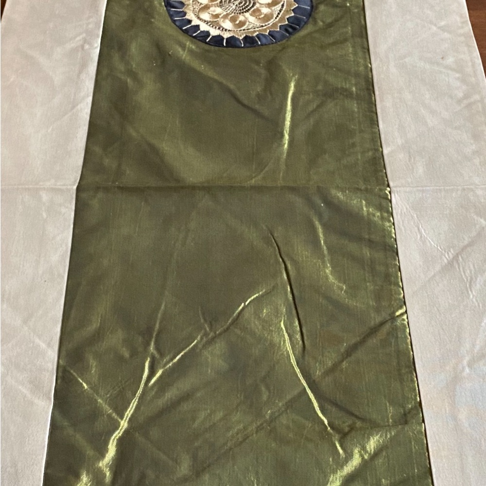 Table runner - Picture 2 of 5